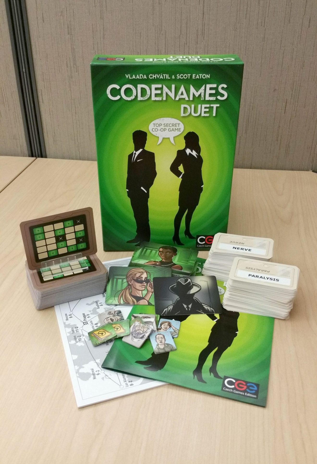 Codenames Duet Game Review – Meeple Mountain