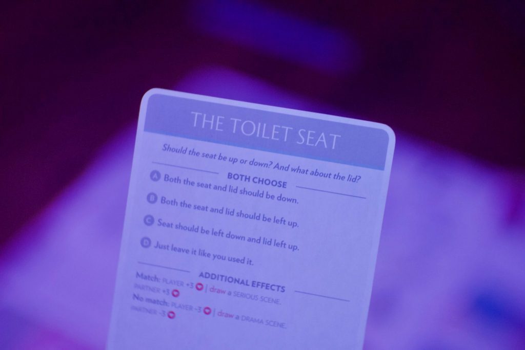 Fog of Love: toilet seat card